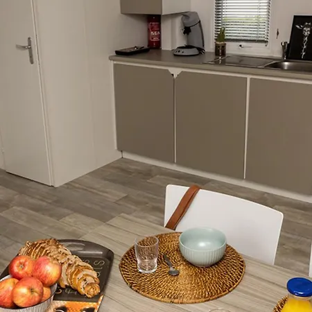 Kemp Mobil-home A Avec Terrasse - Api-1-52-960 Saint-Jean-de-Monts