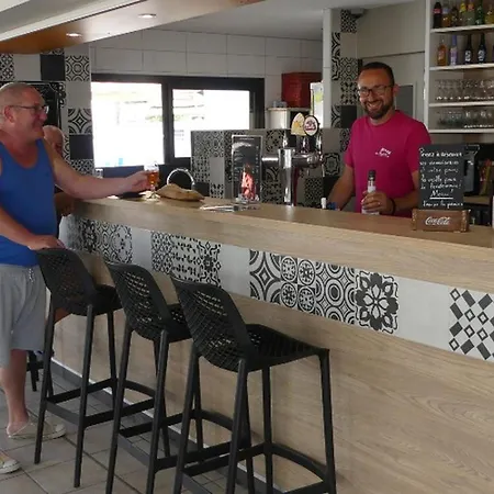Mobil-home A Avec Terrasse - Api-1-52-960 * Saint-Jean-de-Monts